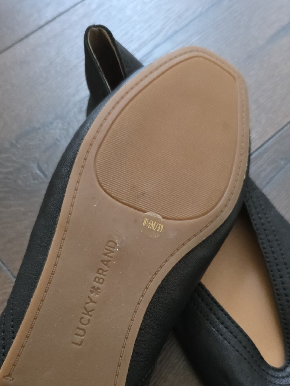 Lucky Brand Black Leather V-Slit Ballet Flats - Picture 4 of 5